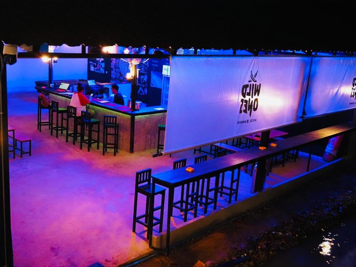 Wild Ones Hostel Bangkok Exterior photo